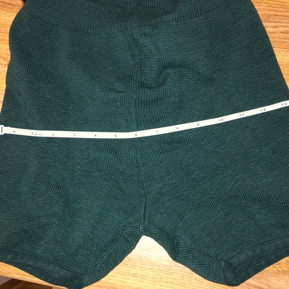 Knit green shorts. - Picture 8 of 8